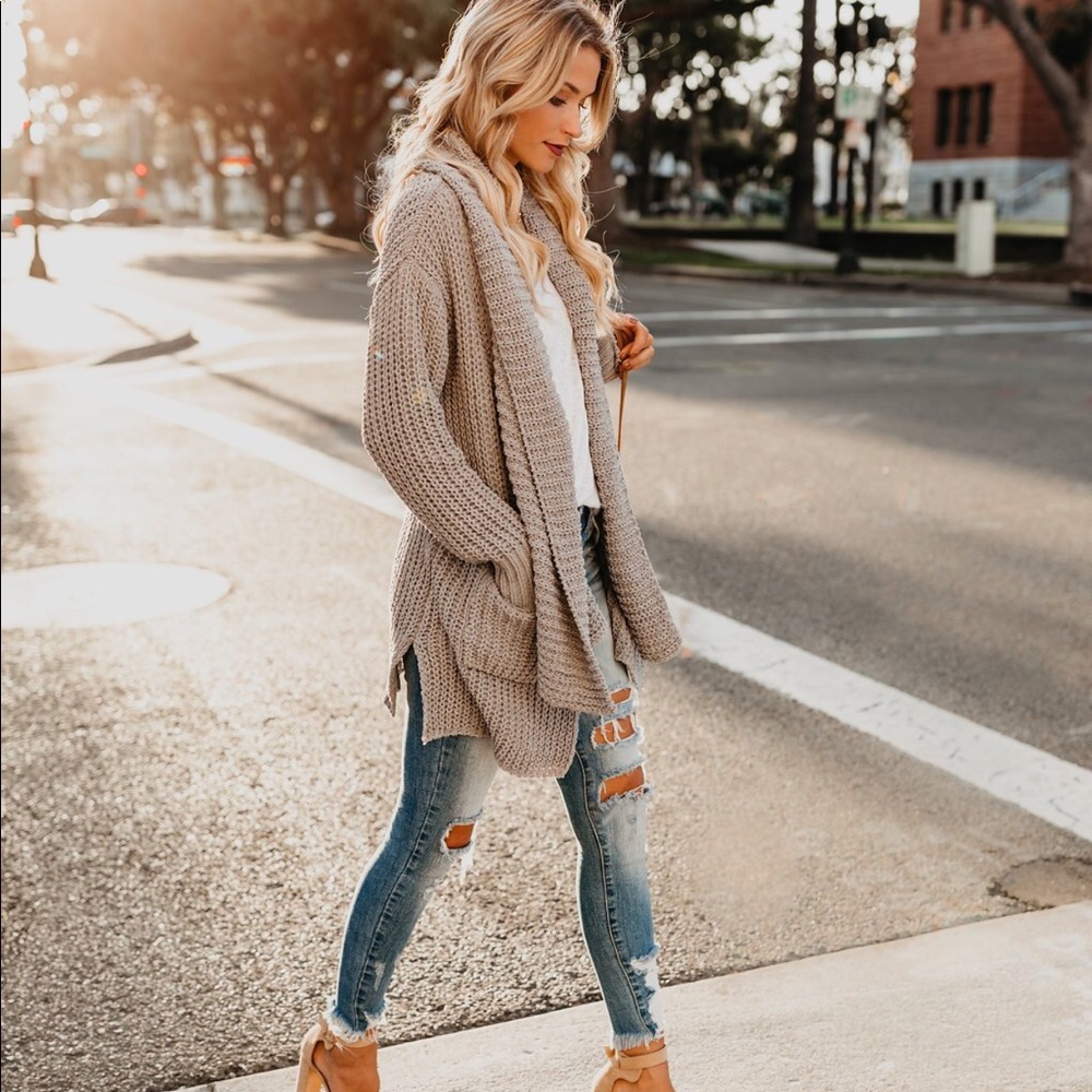 ONE LEFT - Comfy Cozy Pocketed Cardigan - Picture 3 of 8